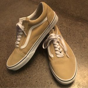 Old Skool Vans w/ Sole Sticker shows they never went outside. Men’s Size 10US